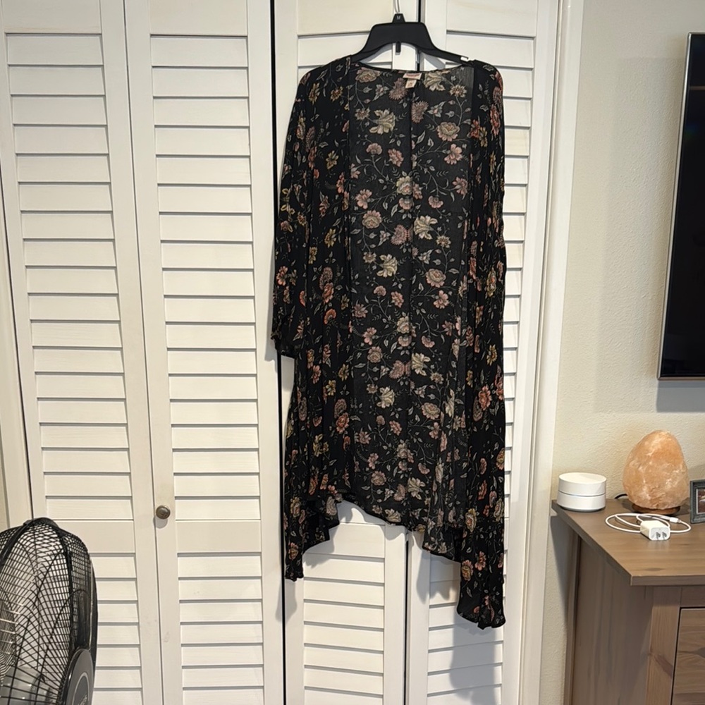Mossimo Supply Co. Black Floral Kimono